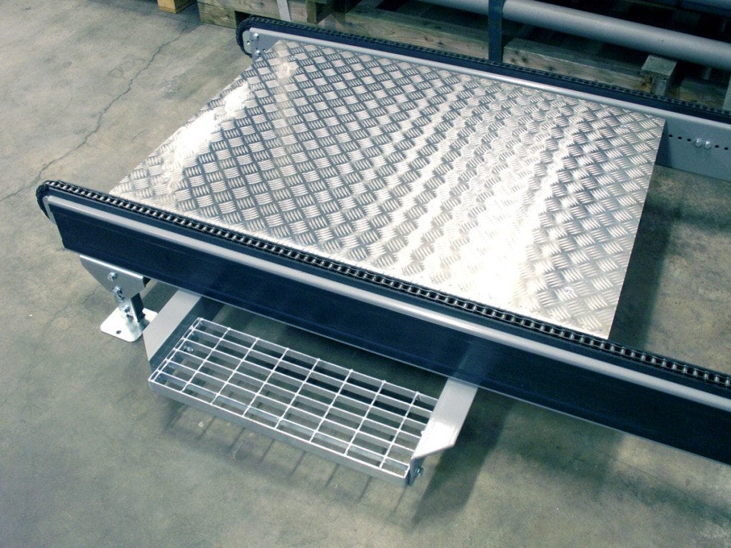 MH Modules PA1500 Chain Conveyor With Personnel Passage